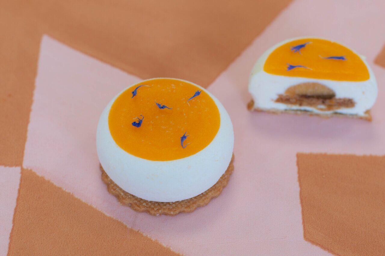 Vegan gebak, een solera. Dit gebak is gemaakt van pompoen, peer en citroen. Gemaakt door Trashure Taarten, bakkerij in Nijmegen.